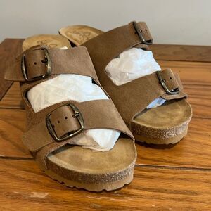 NWOT Yokono Genuine Suede Leather Cork Wedge Sandals Size 9.